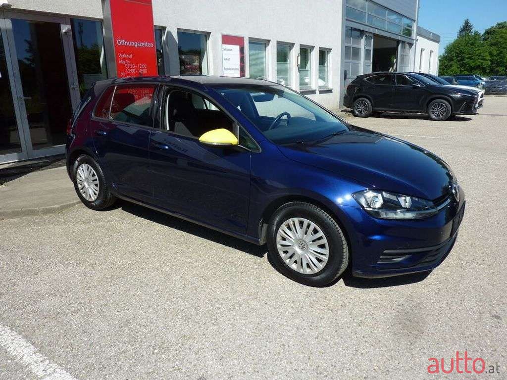 2018' Volkswagen Golf photo #6