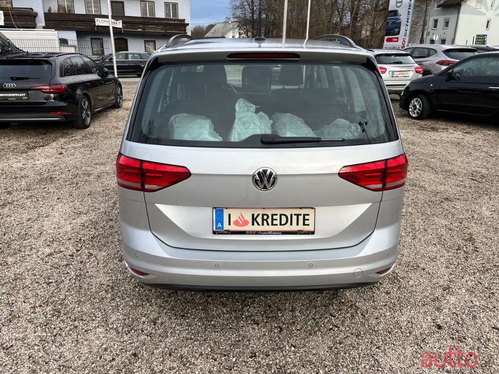 2018' Volkswagen Touran photo #6