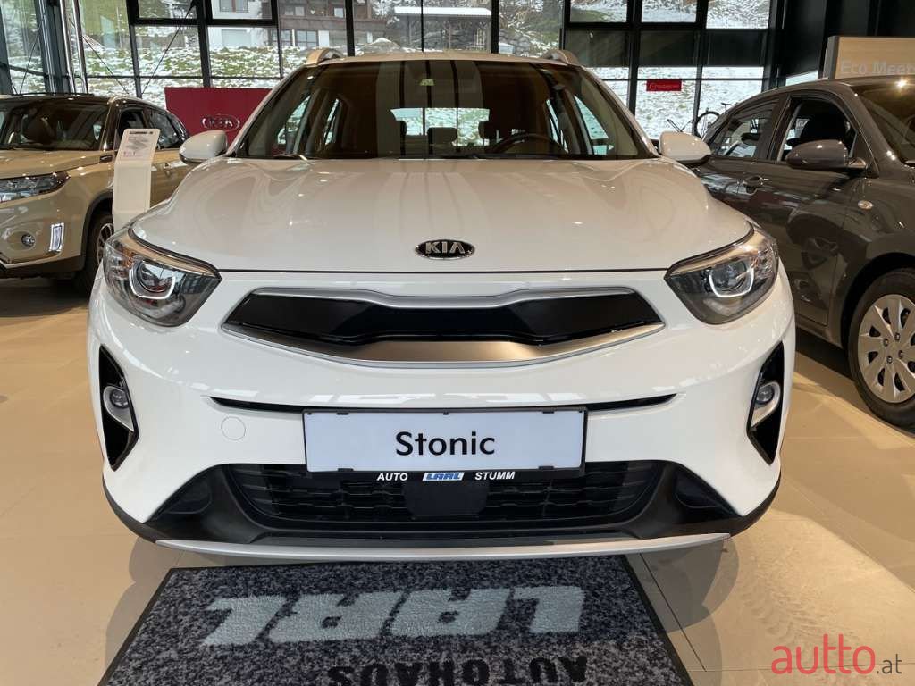 2017' Kia Stonic photo #2