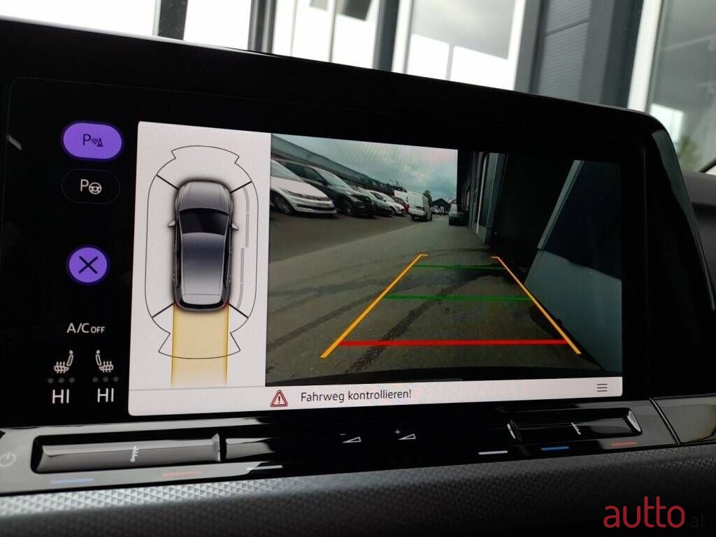 2022' Volkswagen Golf photo #4