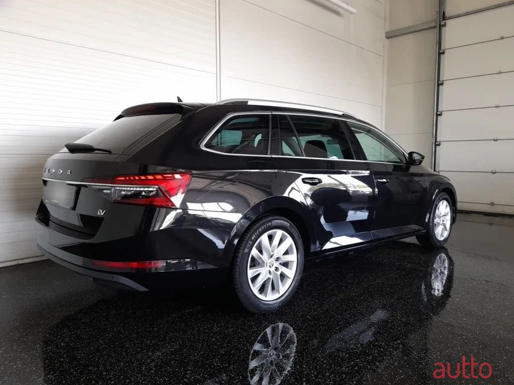 2022' Skoda Superb photo #2