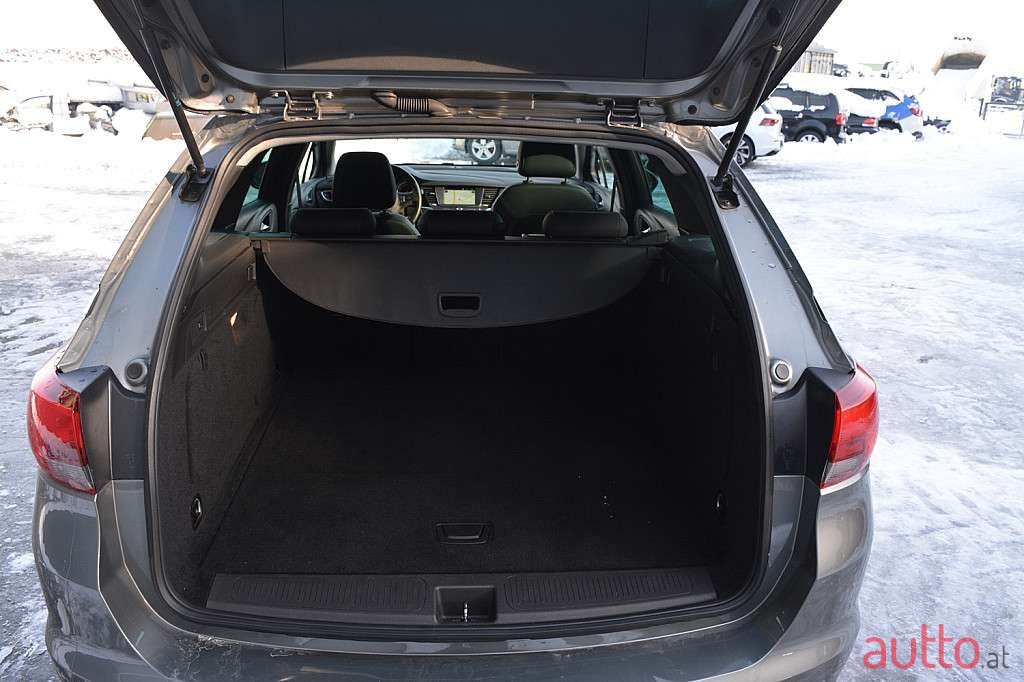 2021' Opel Astra photo #6