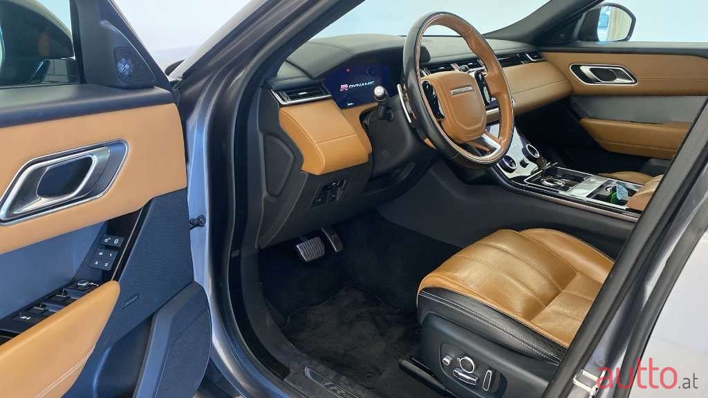 2018' Land Rover Range Rover Velar photo #6
