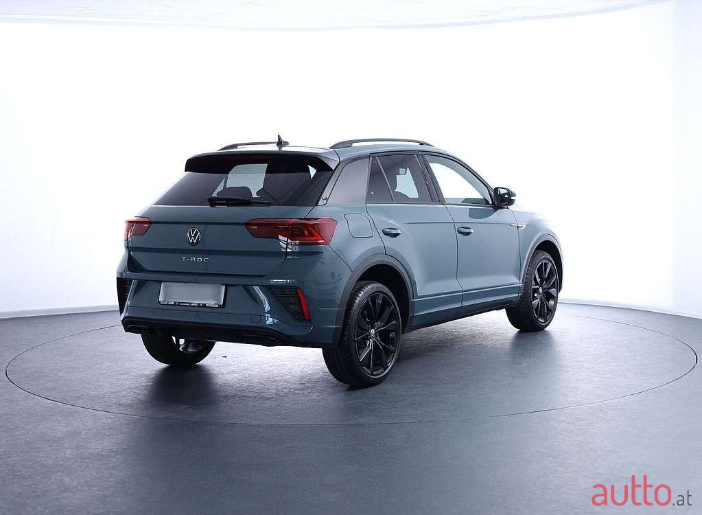 2023' Volkswagen T-Roc photo #5