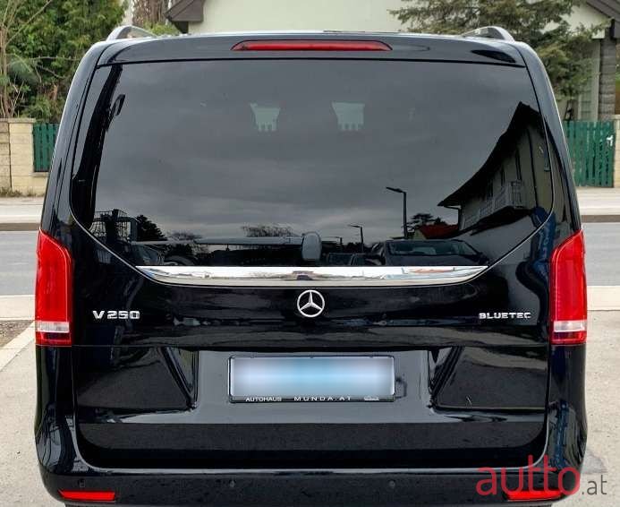 2015' Mercedes-Benz V-Klasse photo #5