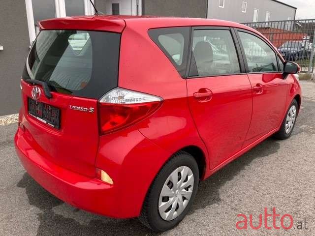 2011' Toyota Verso photo #6