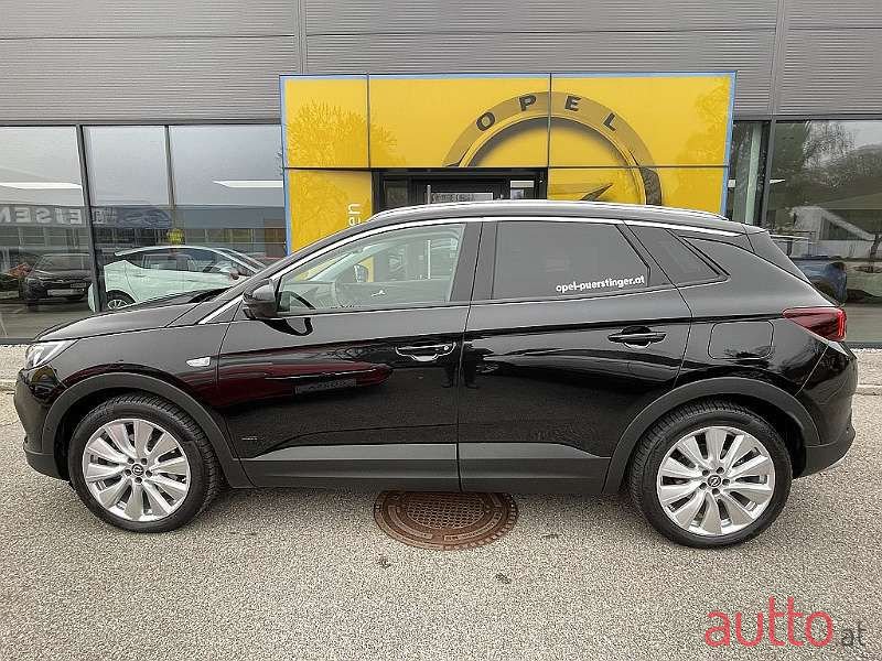 2020' Opel Grandland X photo #2