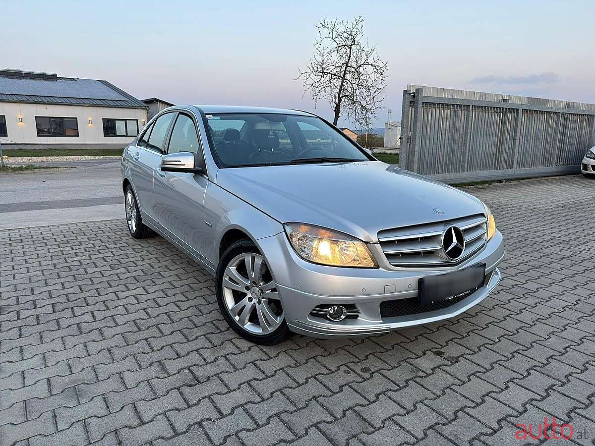 2011' Mercedes-Benz C-Klasse photo #3