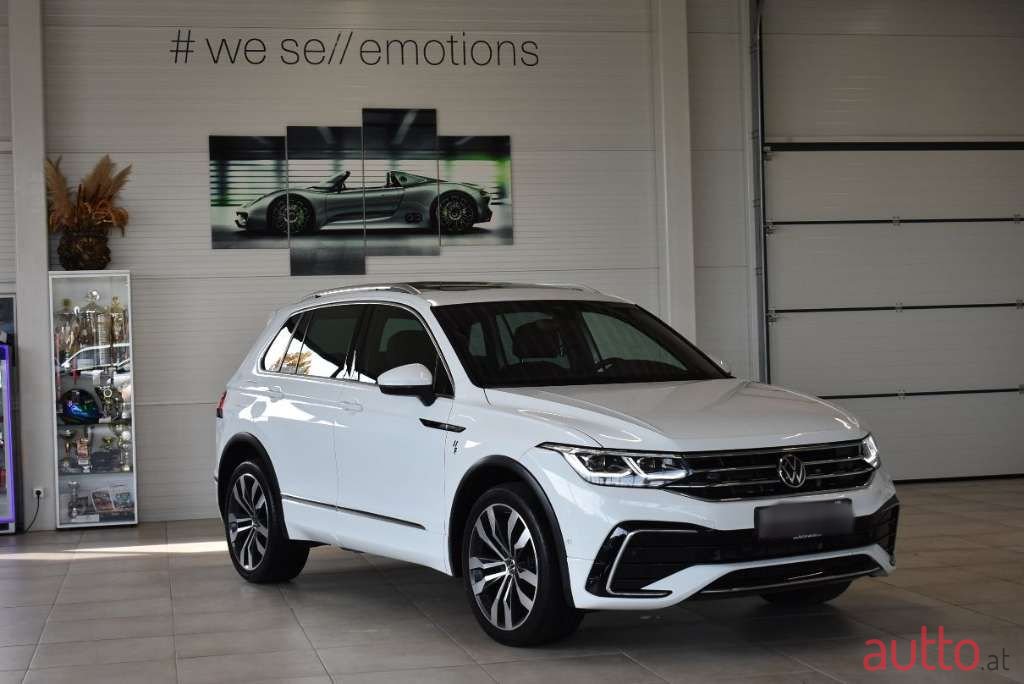 2021' Volkswagen Tiguan photo #6