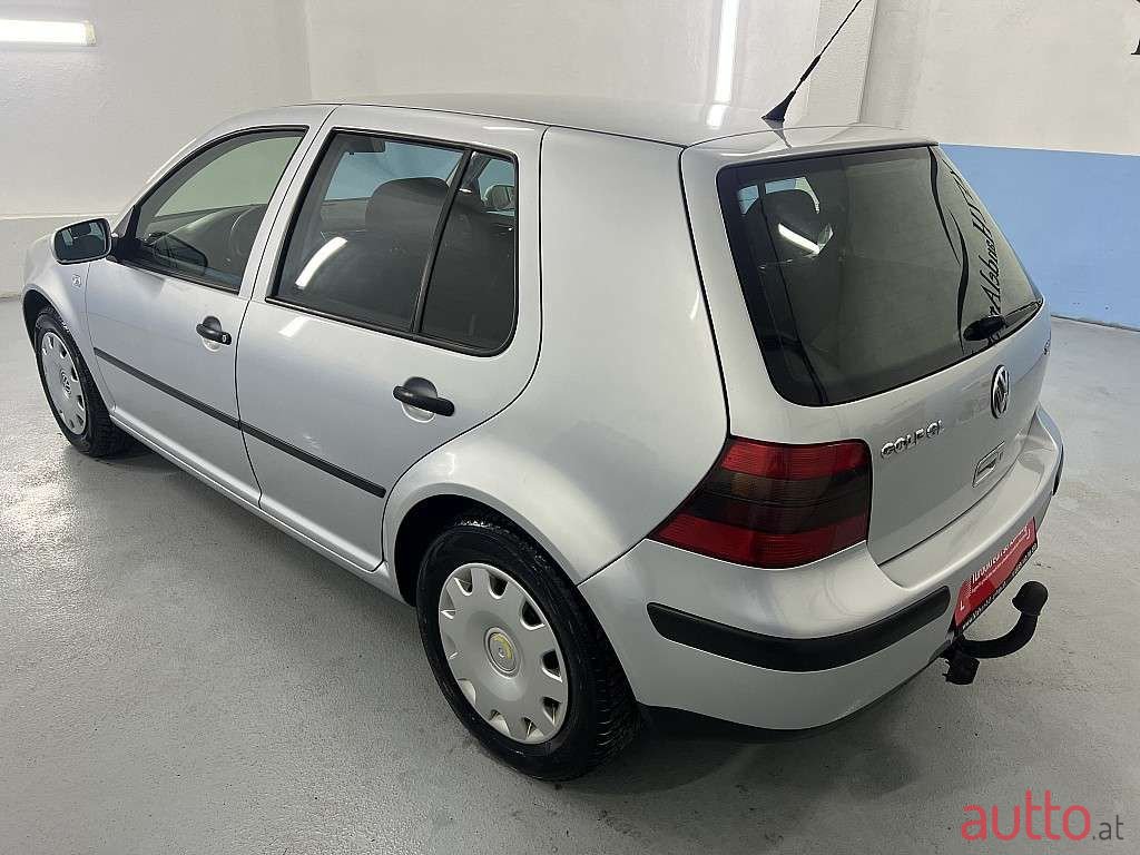 2003' Volkswagen Golf photo #3