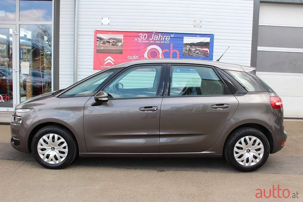 2016' Citroen C4 Picasso photo #2