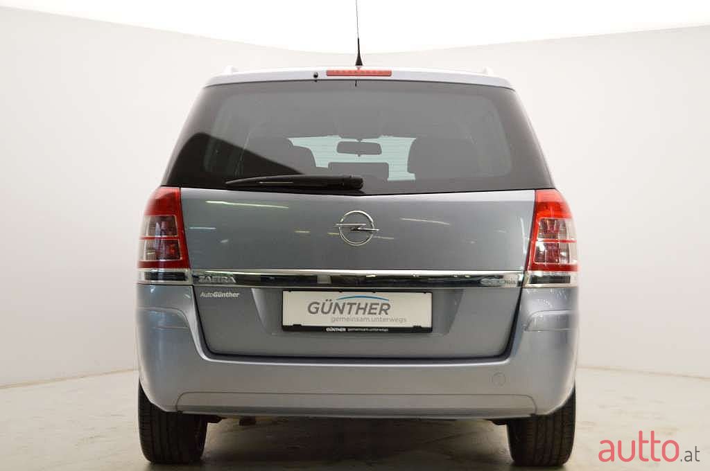 2010' Opel Zafira photo #4