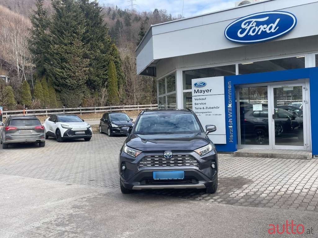 2023' Toyota RAV4 photo #4