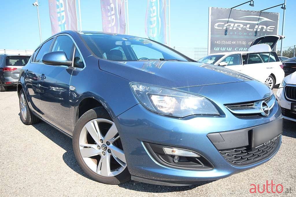 2015' Opel Astra photo #1