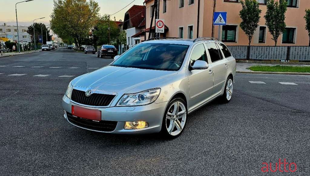 2011' Skoda Octavia photo #3
