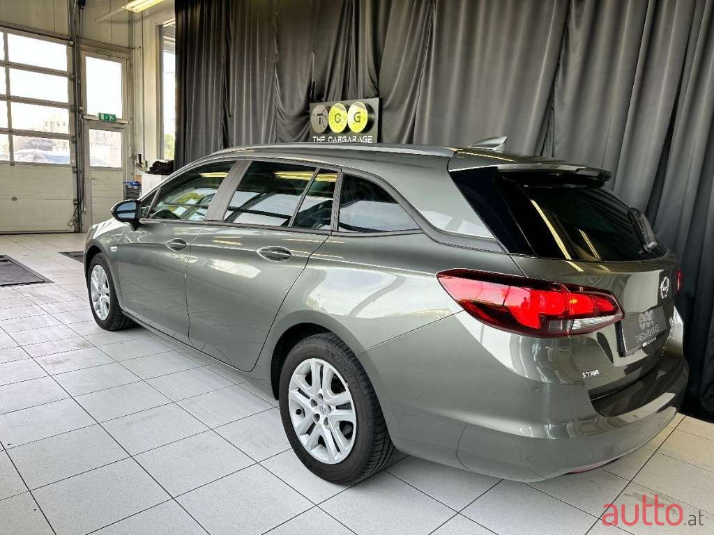 2017' Opel Astra photo #5