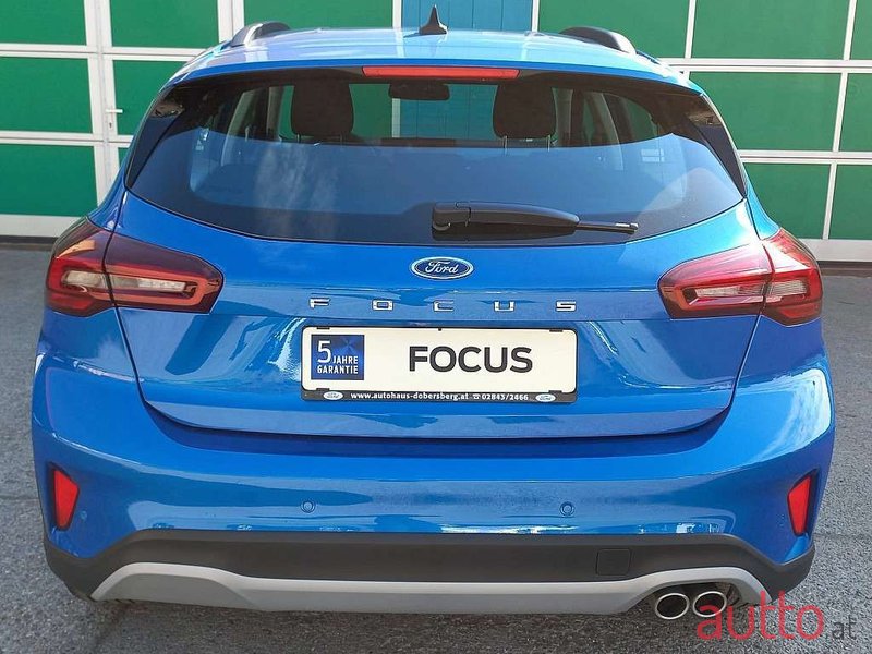 2022' Ford Focus photo #4