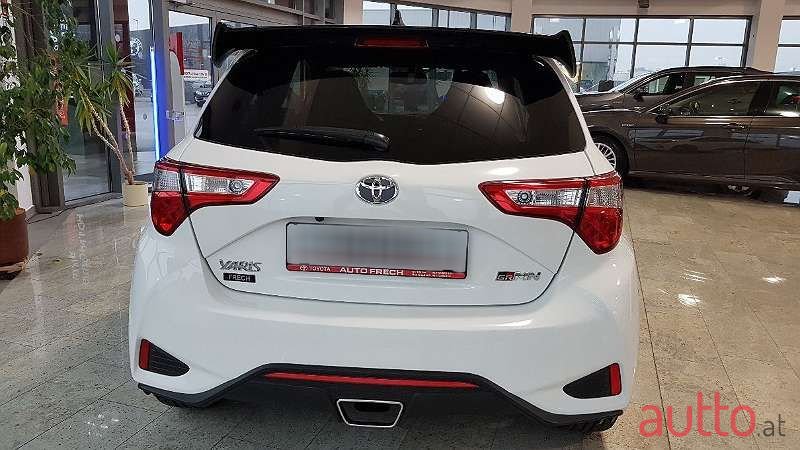 2018' Toyota Yaris photo #3