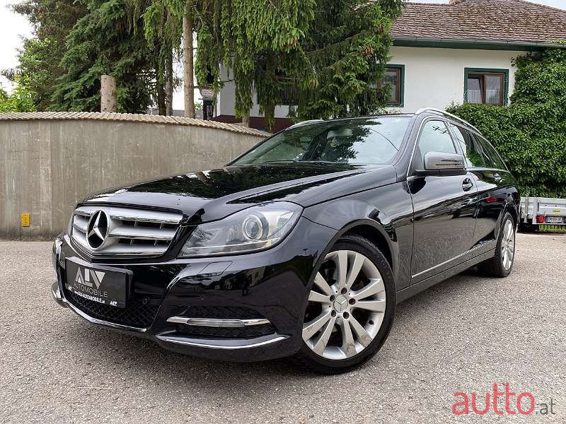 2011' Mercedes-Benz C-Klasse photo #1