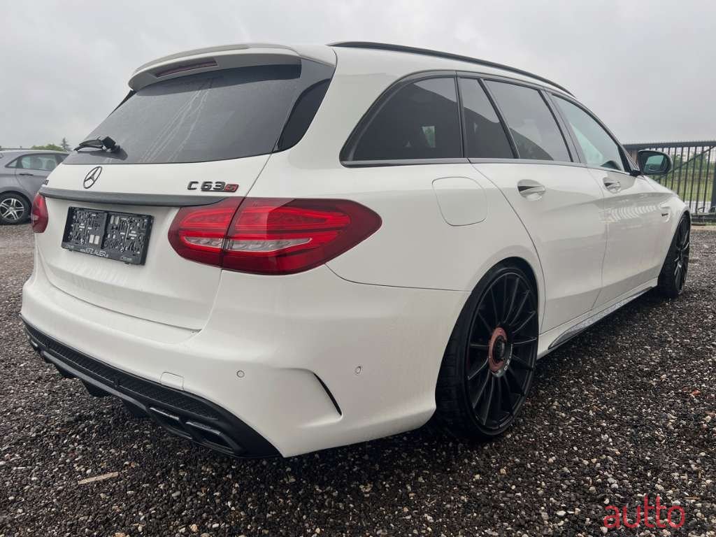 2015' Mercedes-Benz C-Klasse photo #3