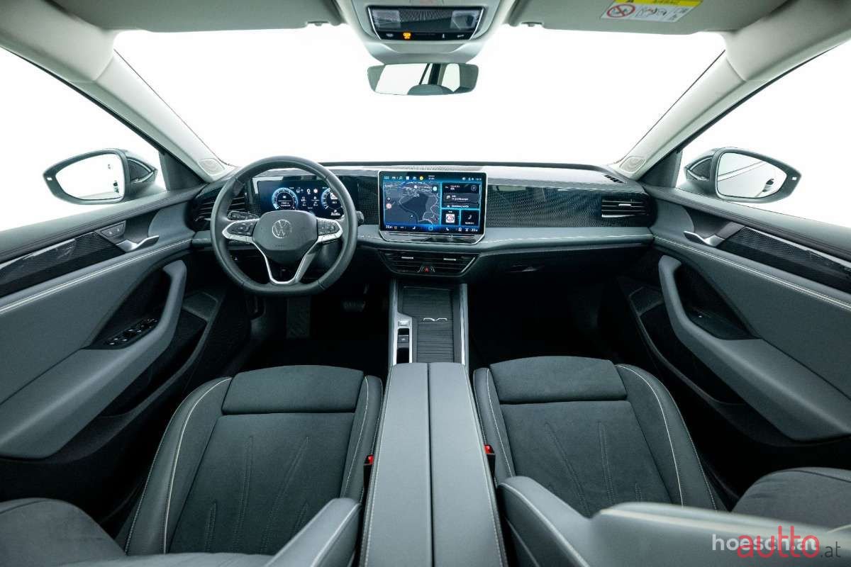 2024' Volkswagen Passat photo #5