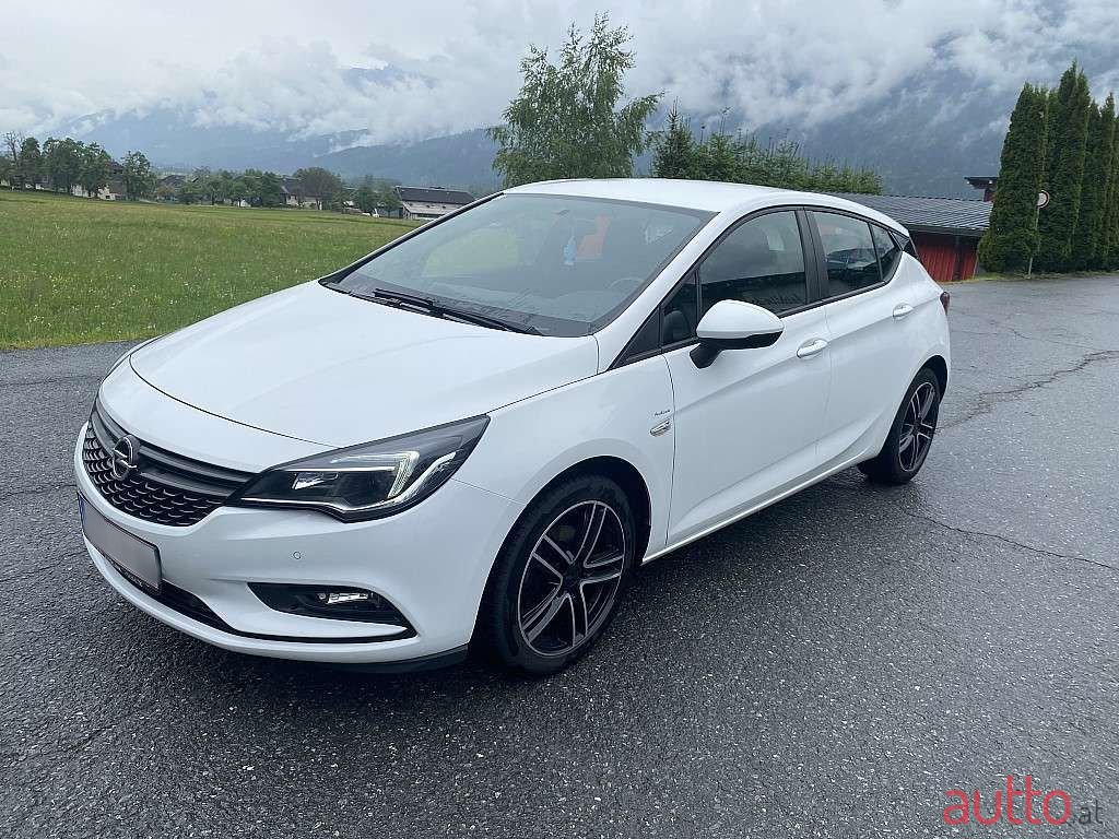 2019' Opel Astra photo #1