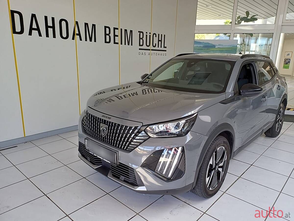 2023' Peugeot 2008 photo #2