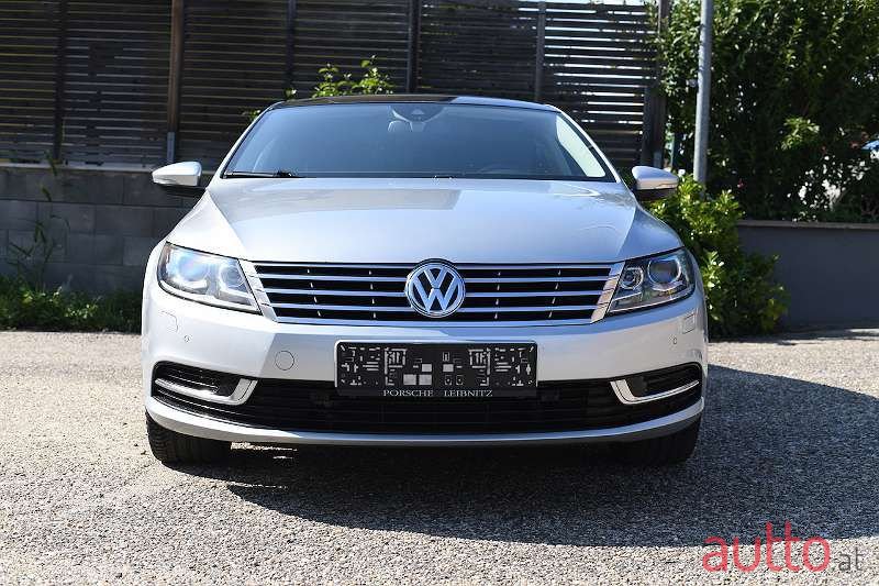 2012' Volkswagen photo #2