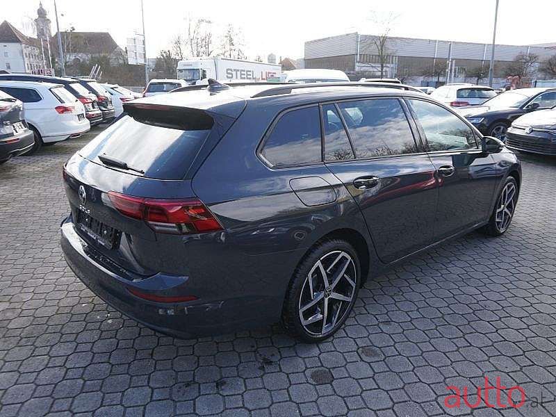 2023' Volkswagen Golf photo #4