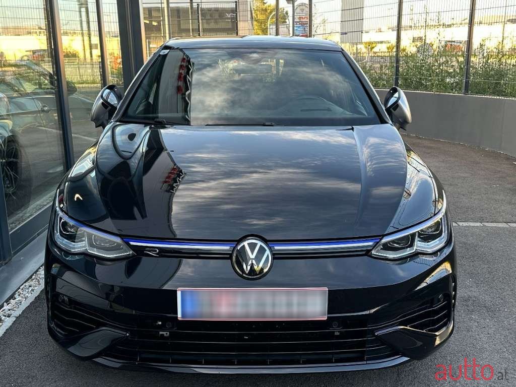 2022' Volkswagen Golf photo #2
