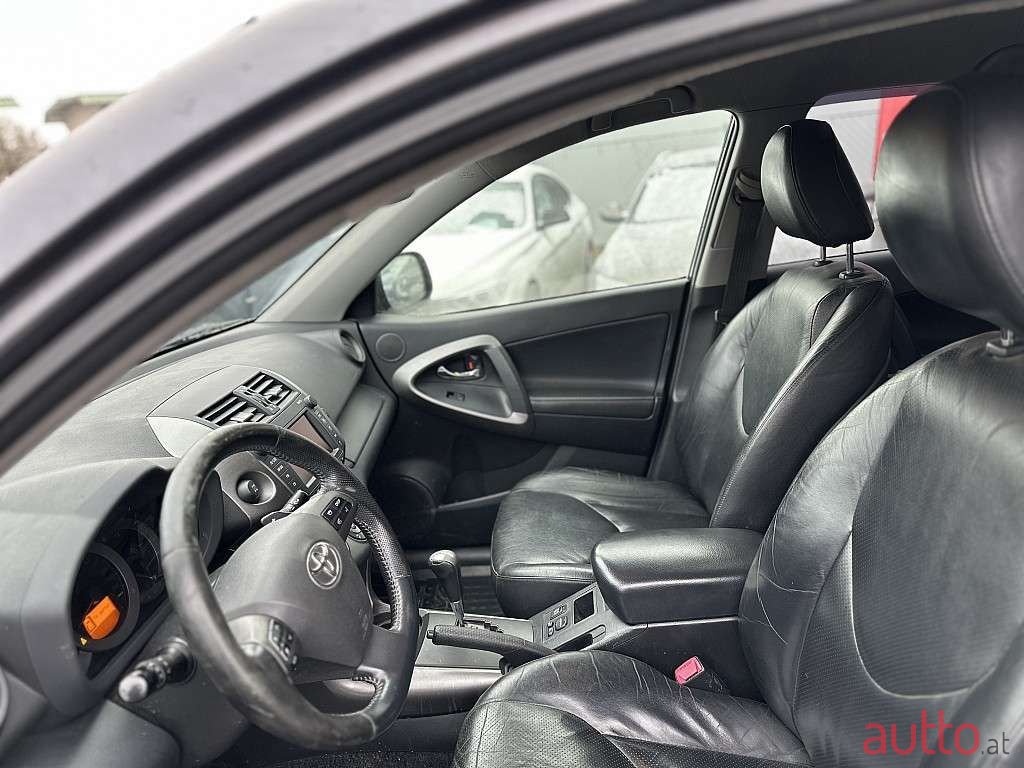 2010' Toyota RAV4 photo #6