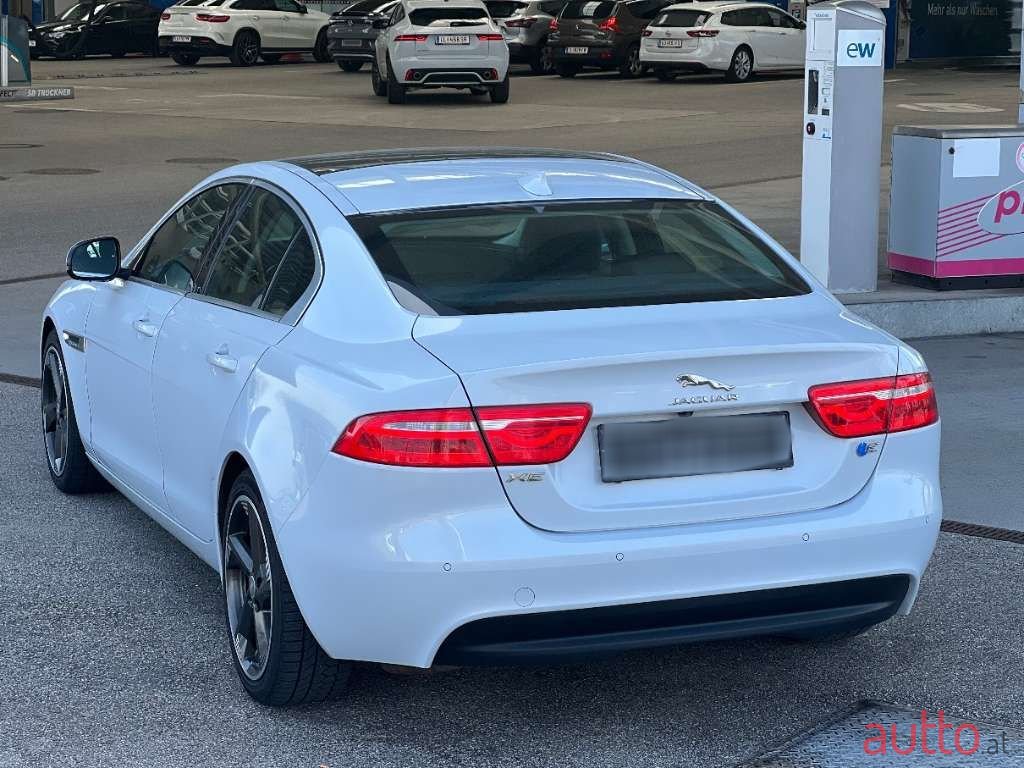 2016' Jaguar XE photo #4