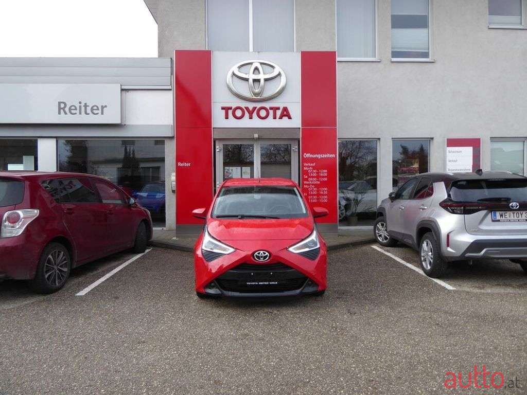 2022' Toyota Aygo photo #1