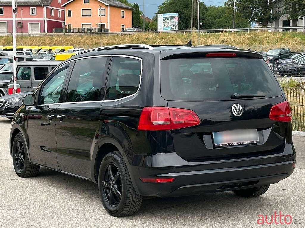 2011' Volkswagen Sharan photo #3