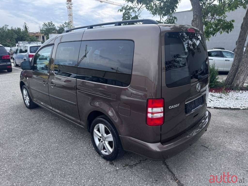 2011' Volkswagen Caddy photo #4