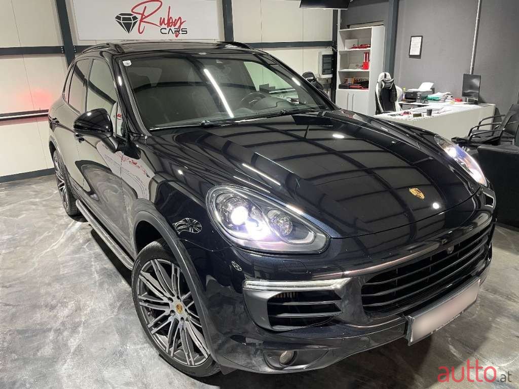 2015' Porsche Cayenne photo #5