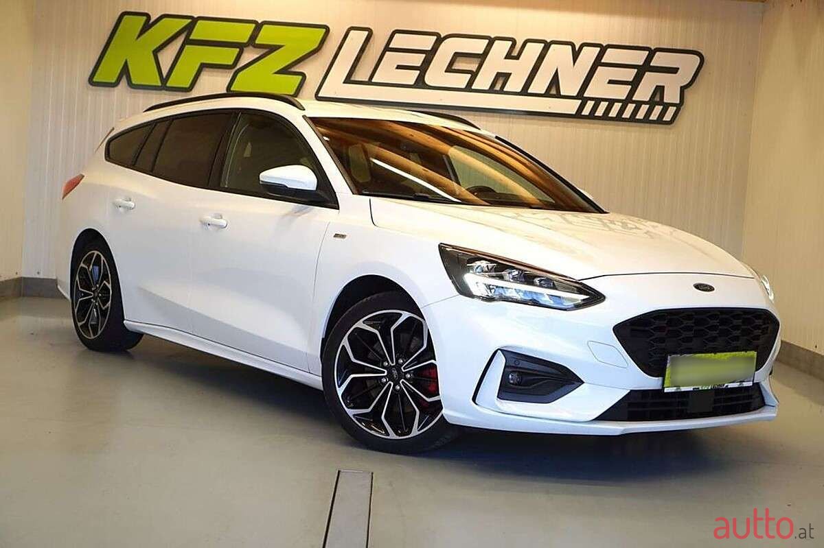 2020' Ford Focus photo #2