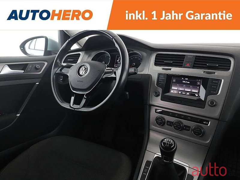 2015' Volkswagen Golf photo #5