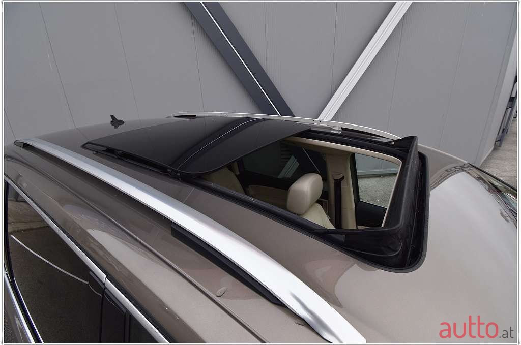 2017' Volkswagen Sharan photo #4