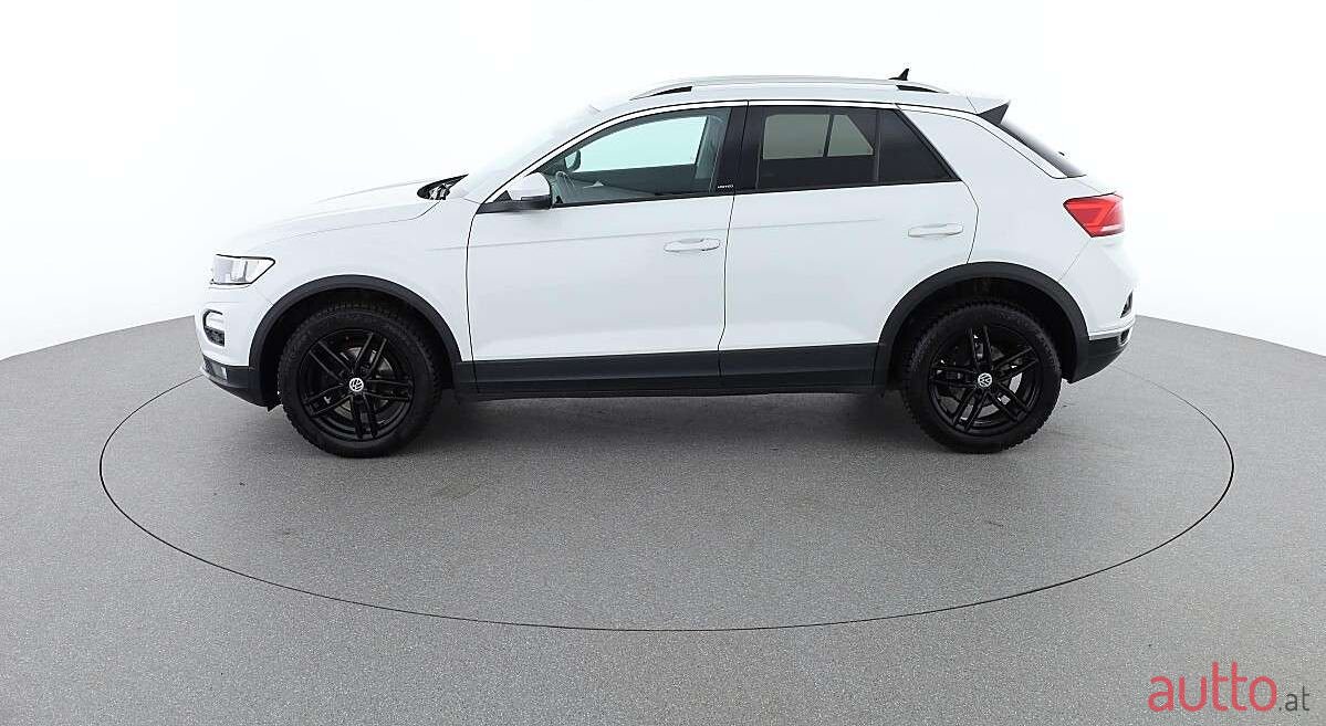 2020' Volkswagen T-Roc photo #2