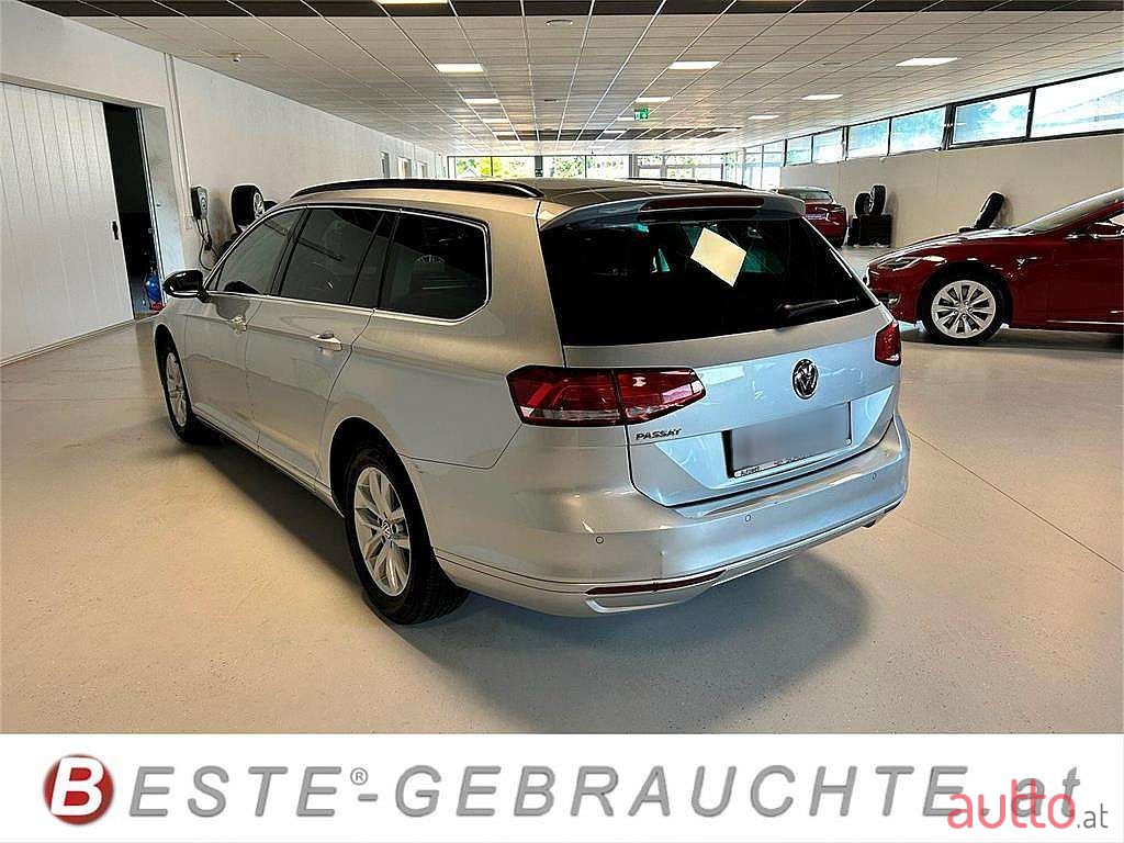 2019' Volkswagen Passat photo #4