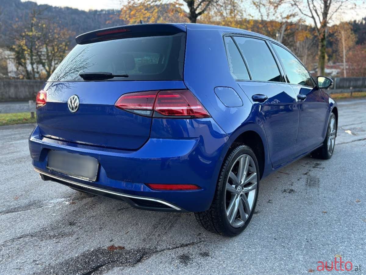 2018' Volkswagen Golf photo #5