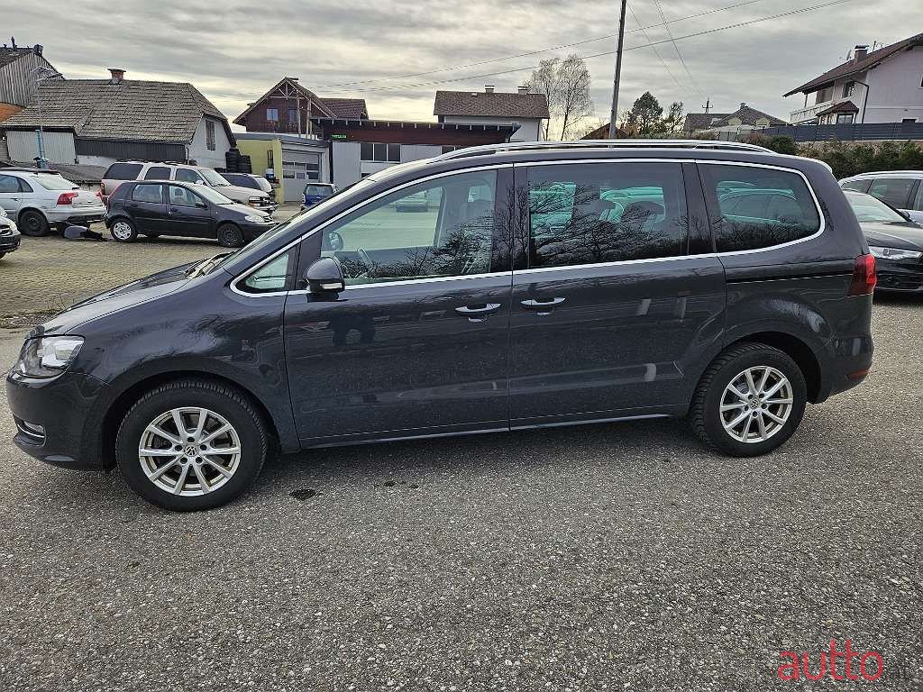 2019' Volkswagen Sharan photo #4