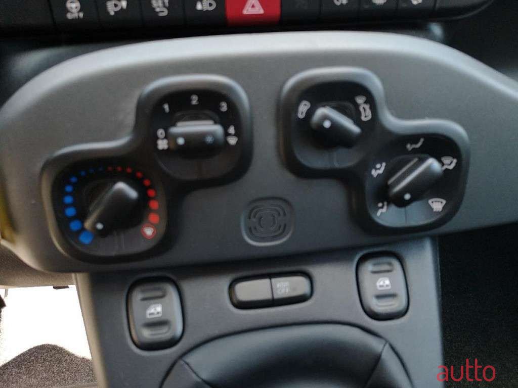 2022' Fiat Panda photo #6