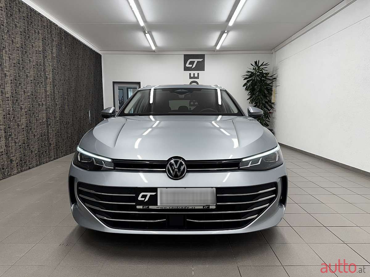 2024' Volkswagen Passat photo #2