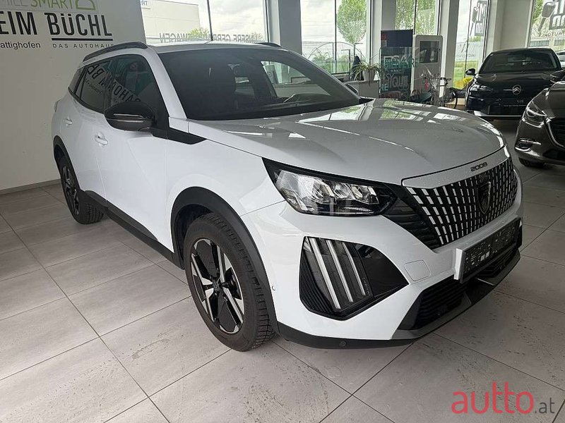 2024' Peugeot 2008 photo #1