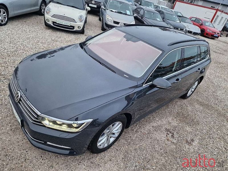 2016' Volkswagen Passat photo #2