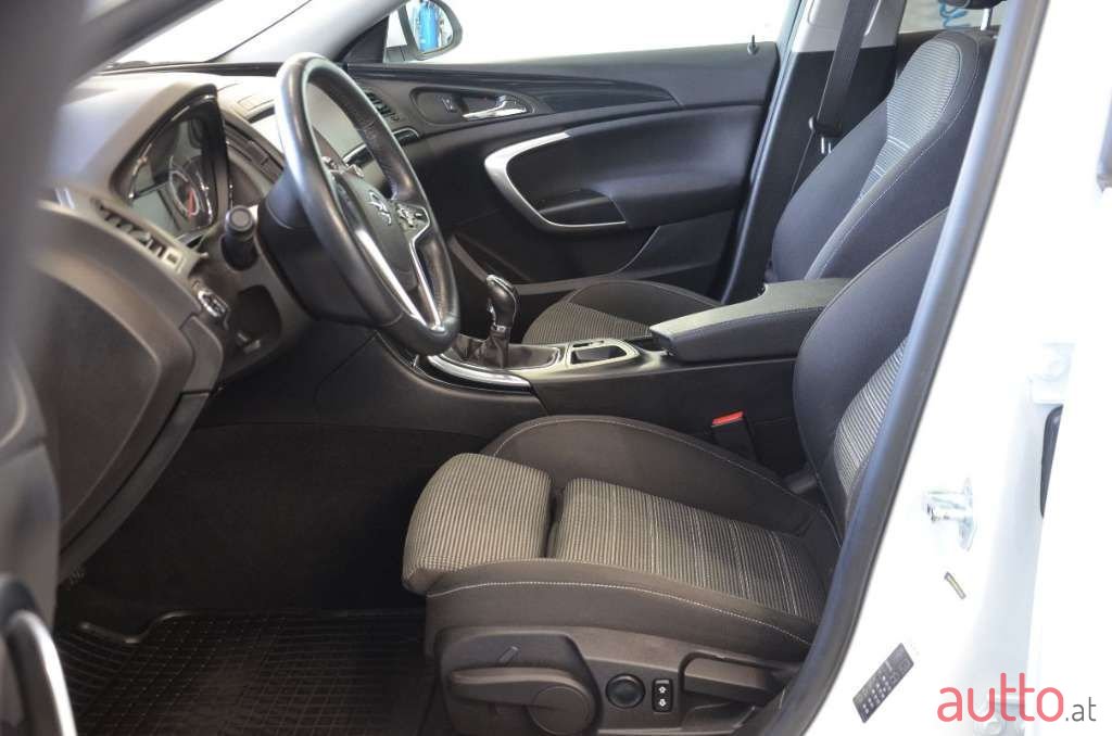 2015' Opel Insignia photo #6