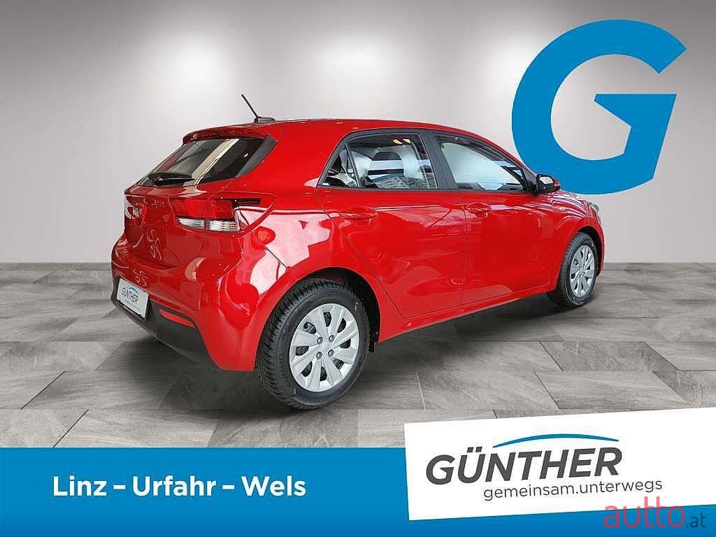 2022' Kia Rio photo #3