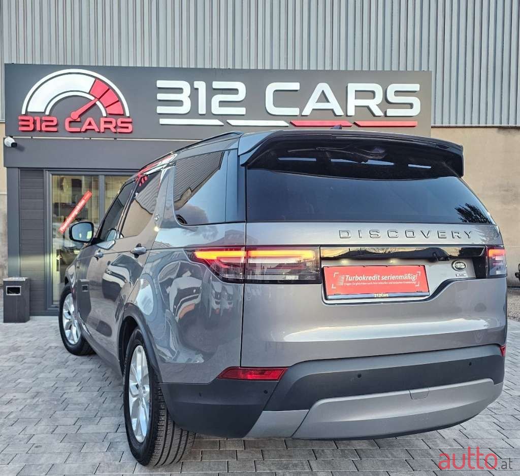 2019' Land Rover Discovery photo #3